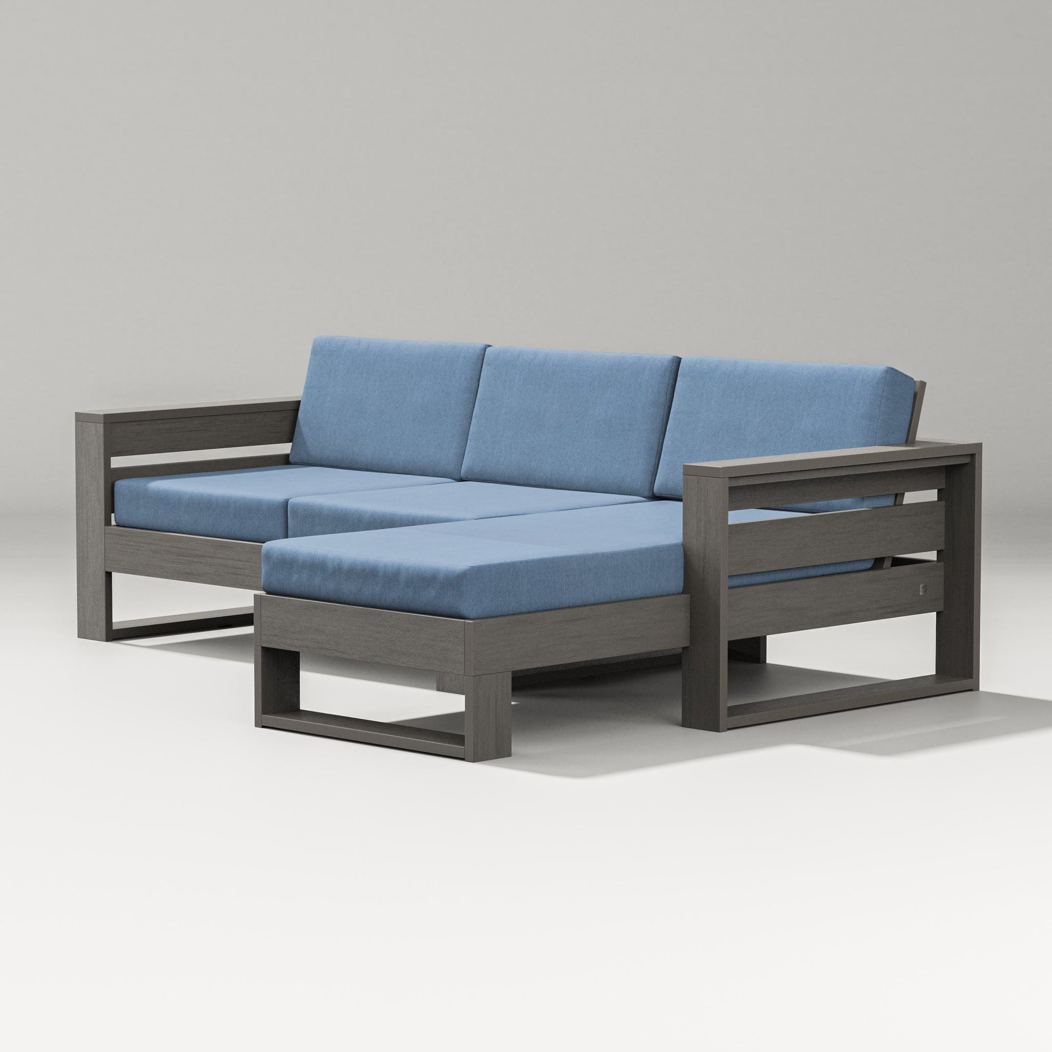 Latitude Right Chaise Sectional
