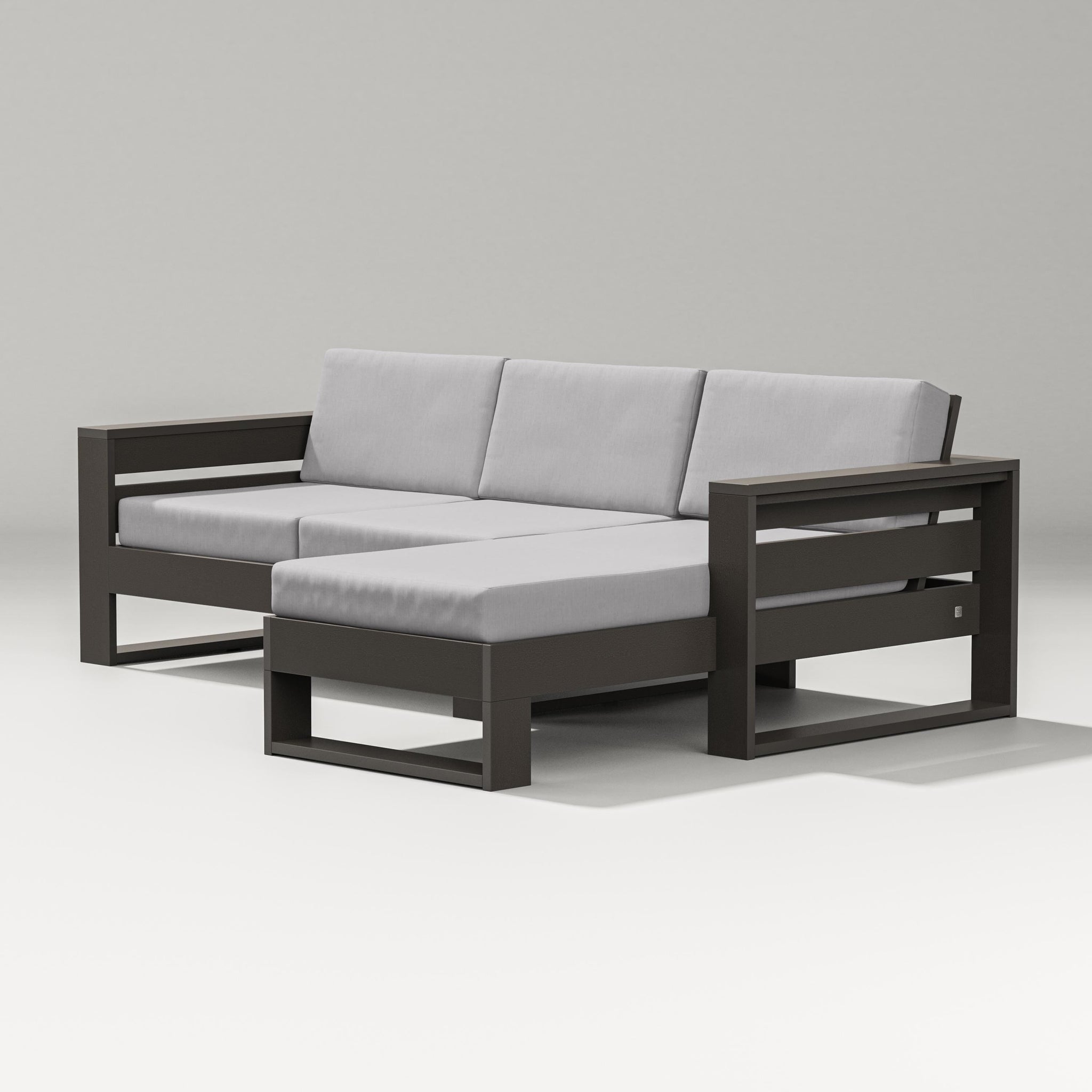 Latitude Right Chaise Sectional