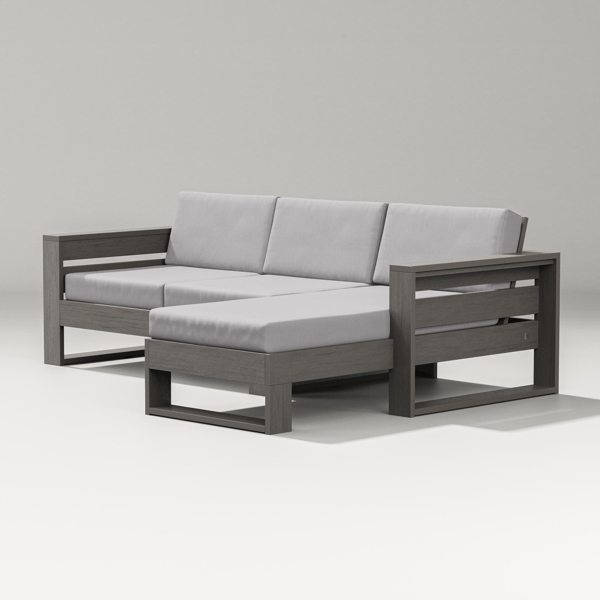 Latitude Right Chaise Sectional