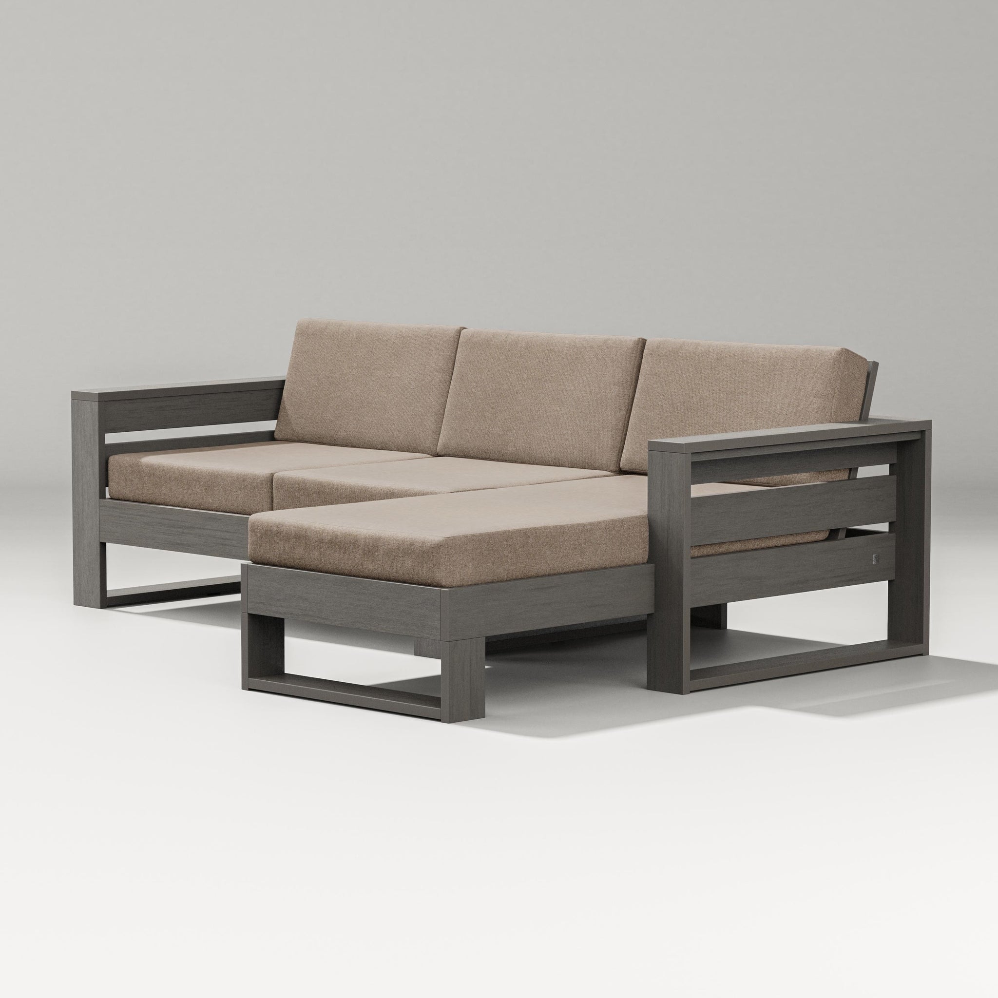 Latitude Right Chaise Sectional