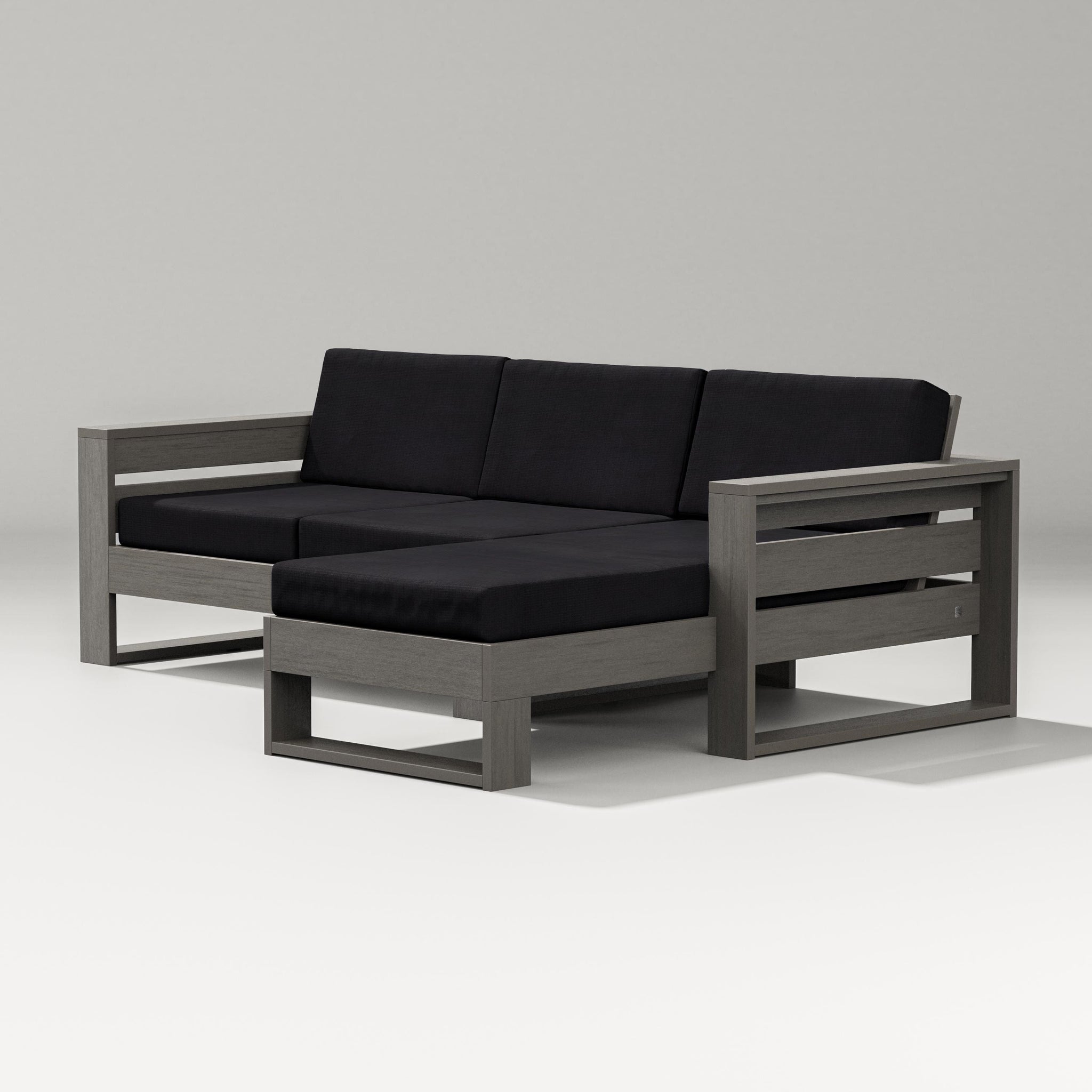 Latitude Right Chaise Sectional