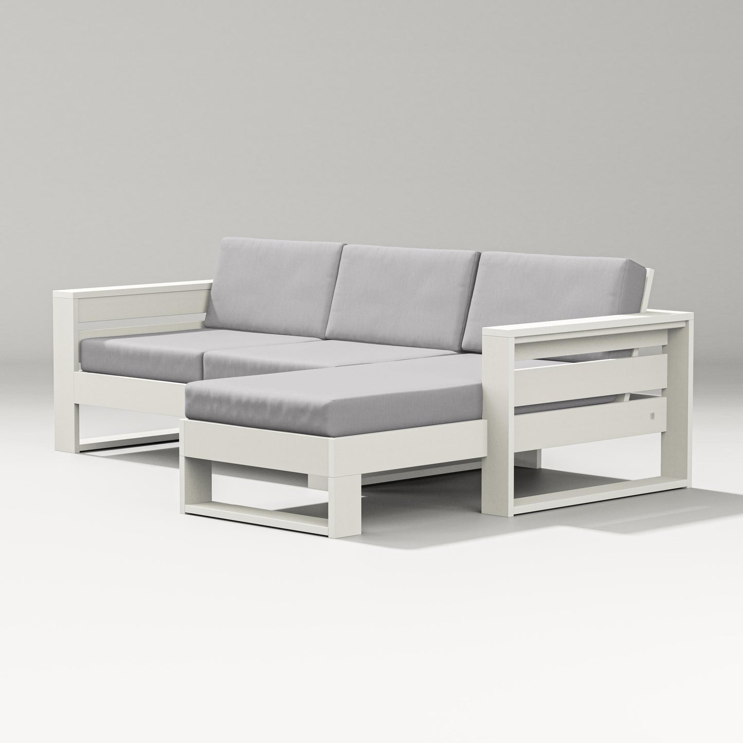 Latitude Right Chaise Sectional