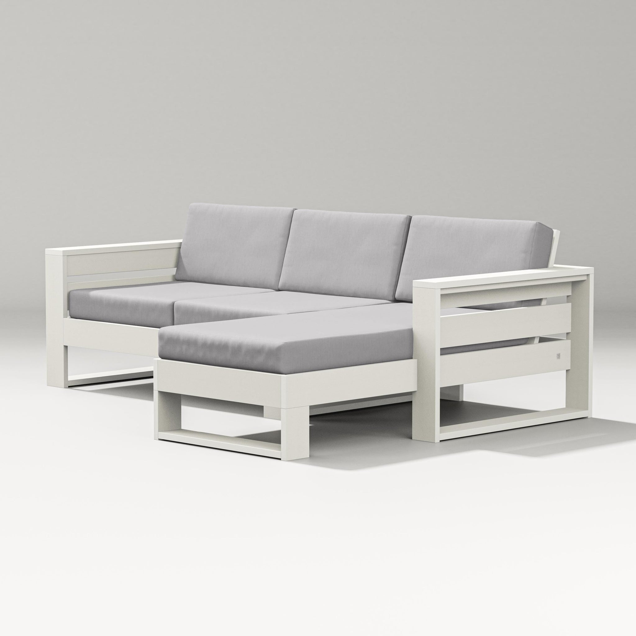 Latitude Right Chaise Sectional