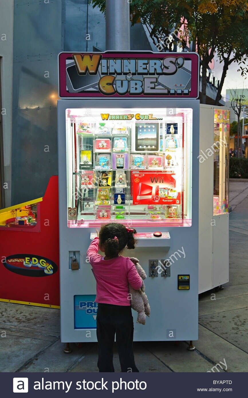Winners Cube Arcade Prize Vending Machines