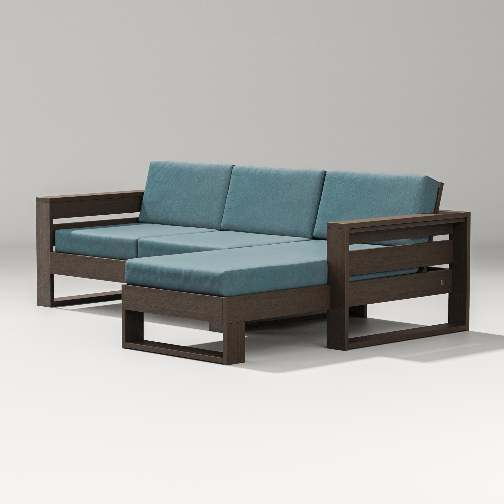 Latitude Right Chaise Sectional