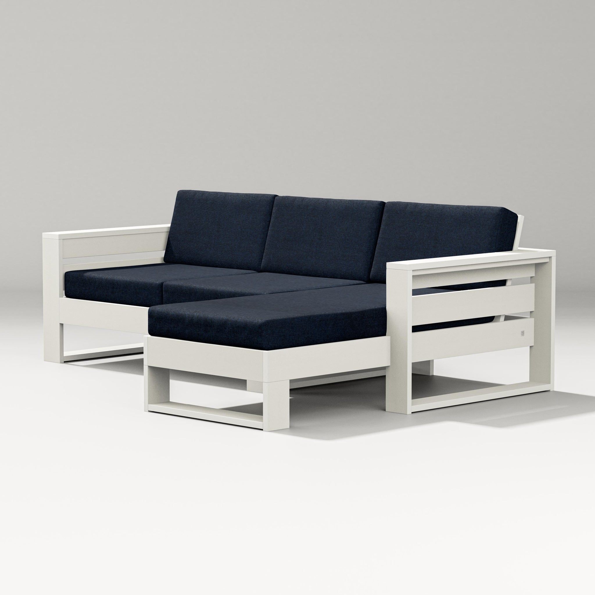 Latitude Right Chaise Sectional