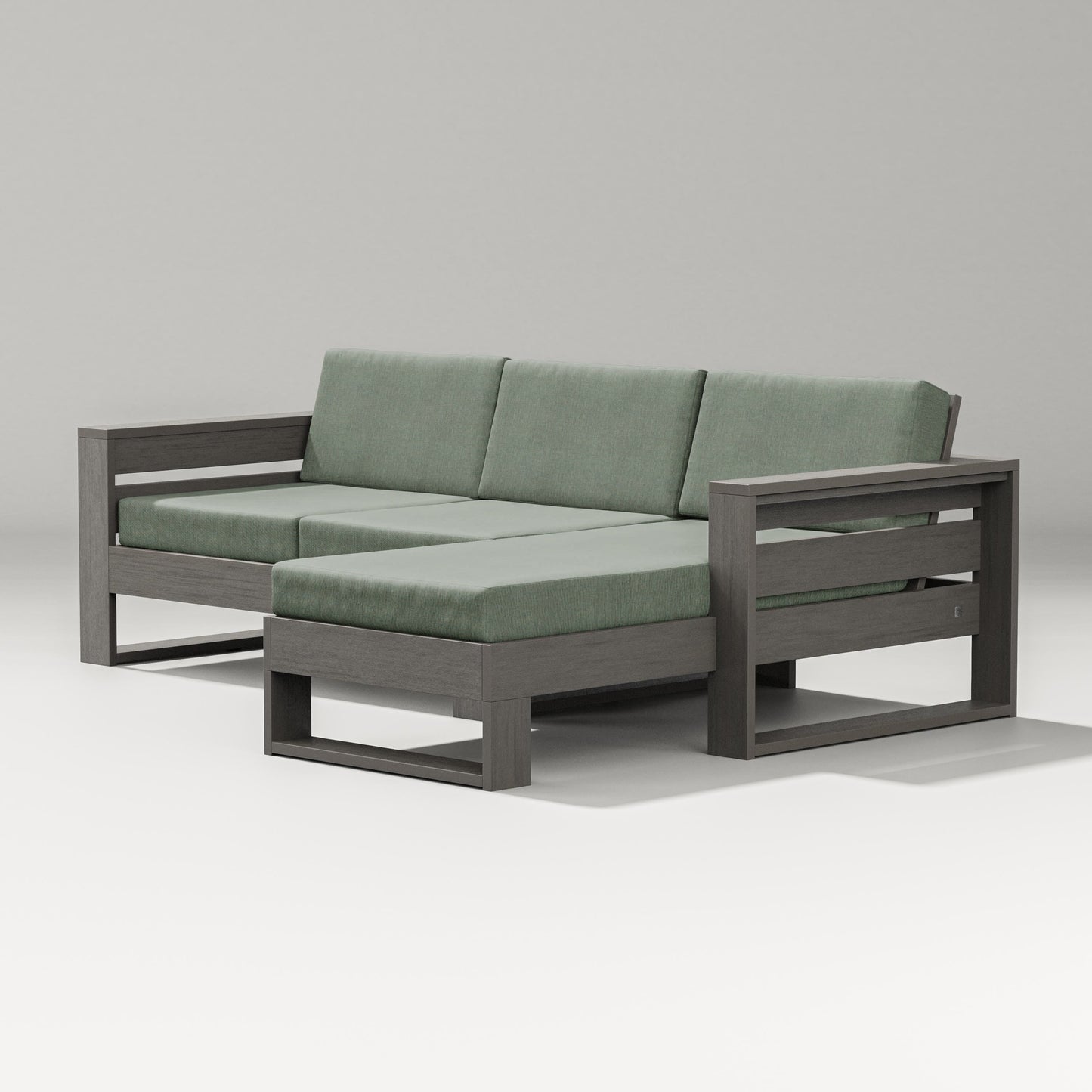 Latitude Right Chaise Sectional