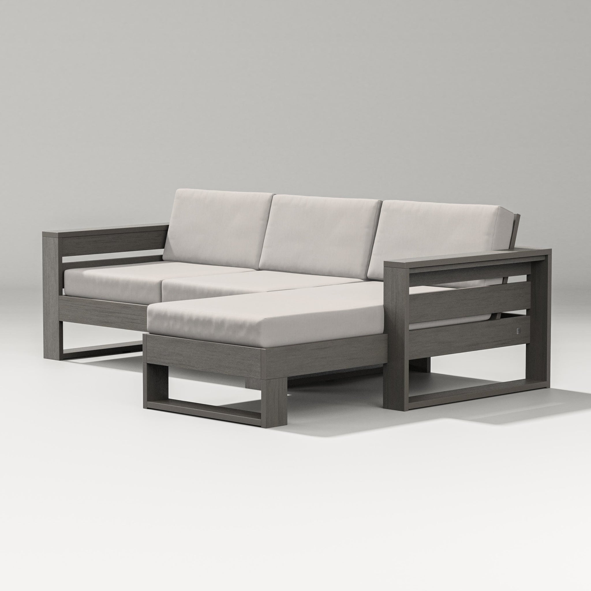 Latitude Right Chaise Sectional