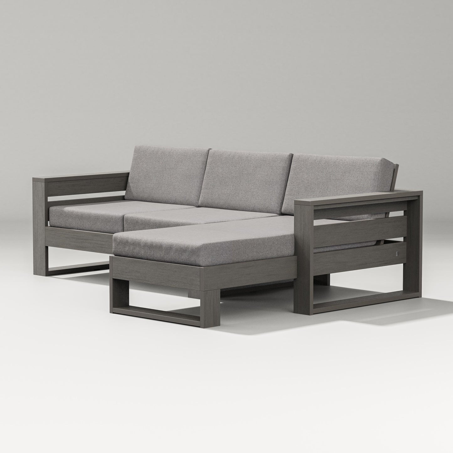 Latitude Right Chaise Sectional