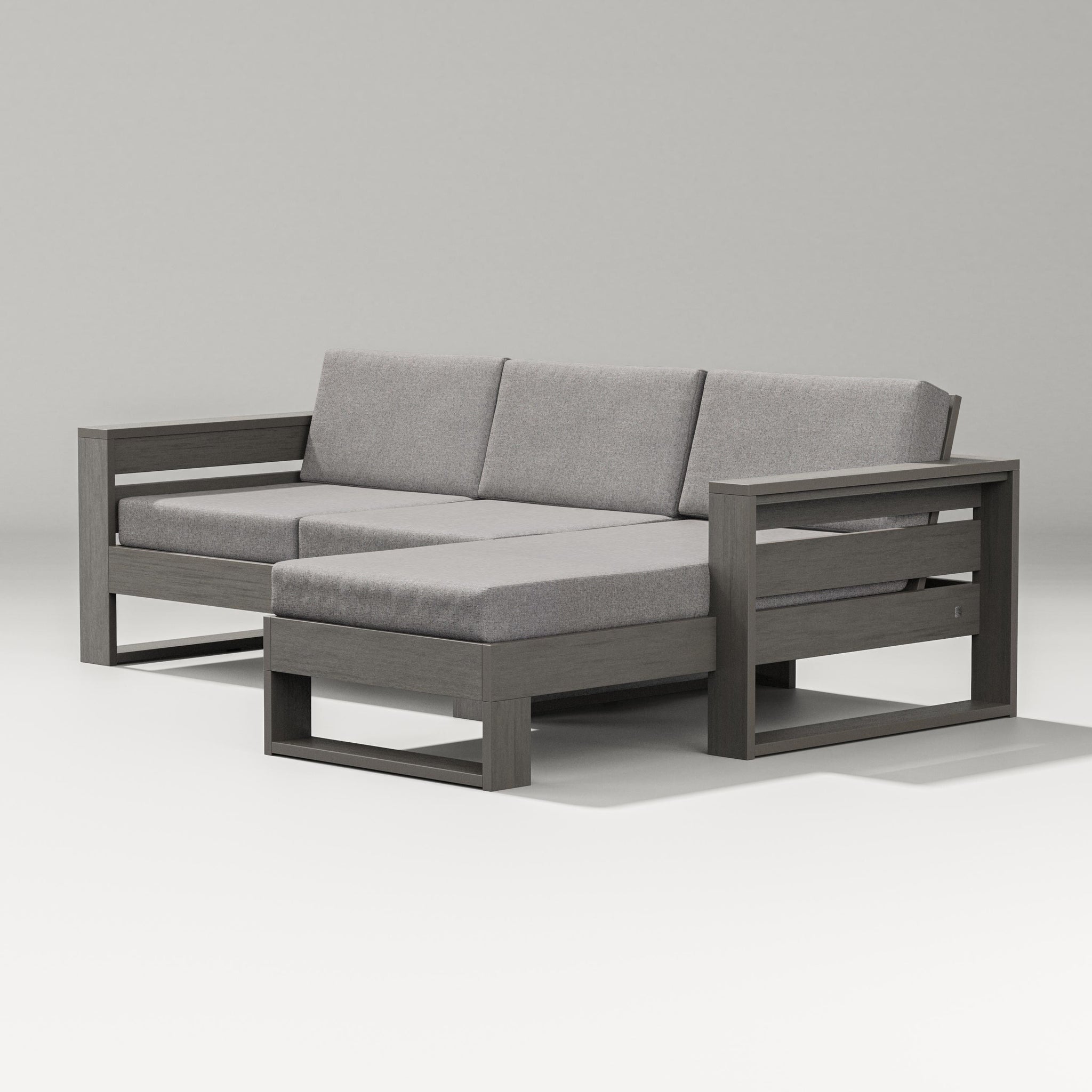 Latitude Right Chaise Sectional