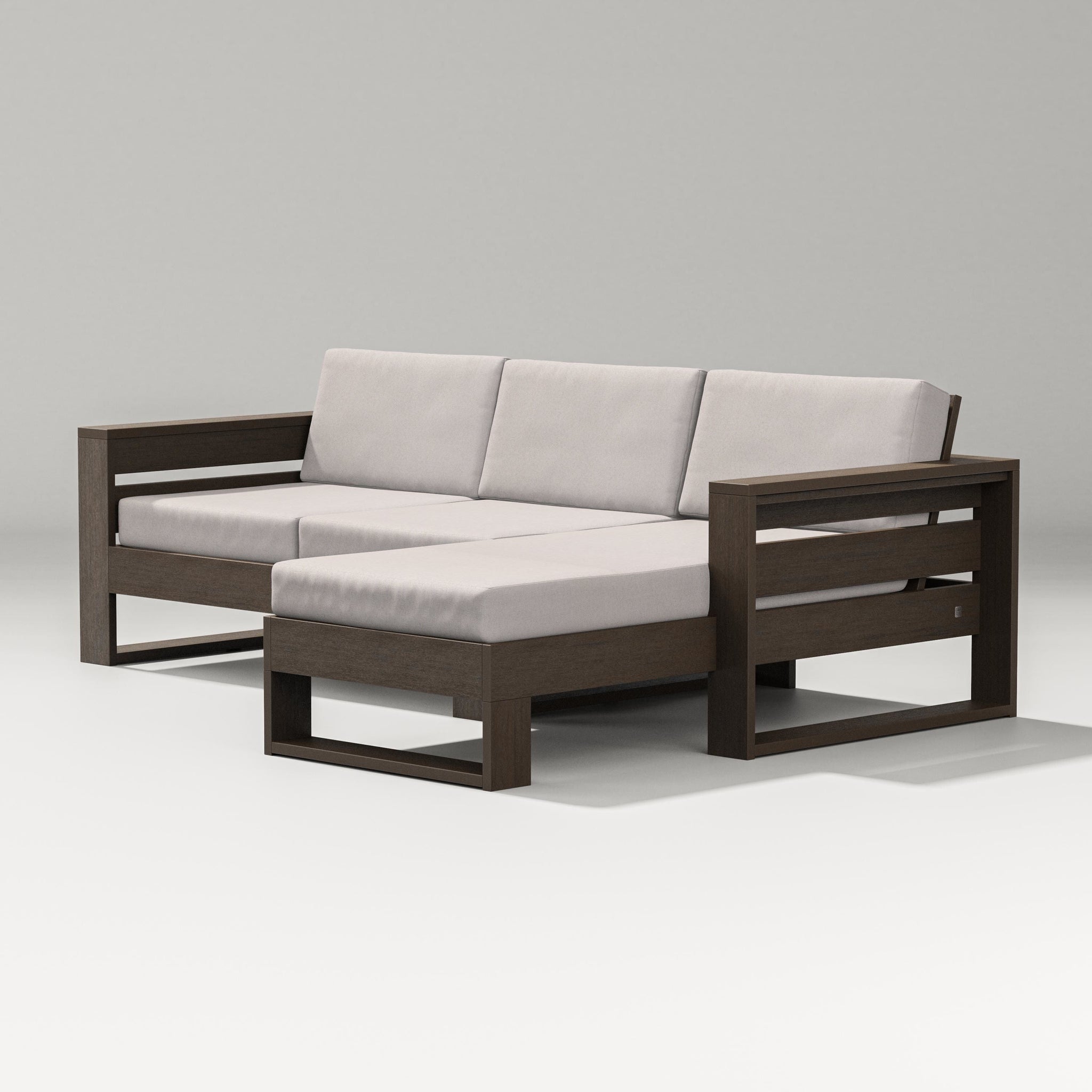 Latitude Right Chaise Sectional